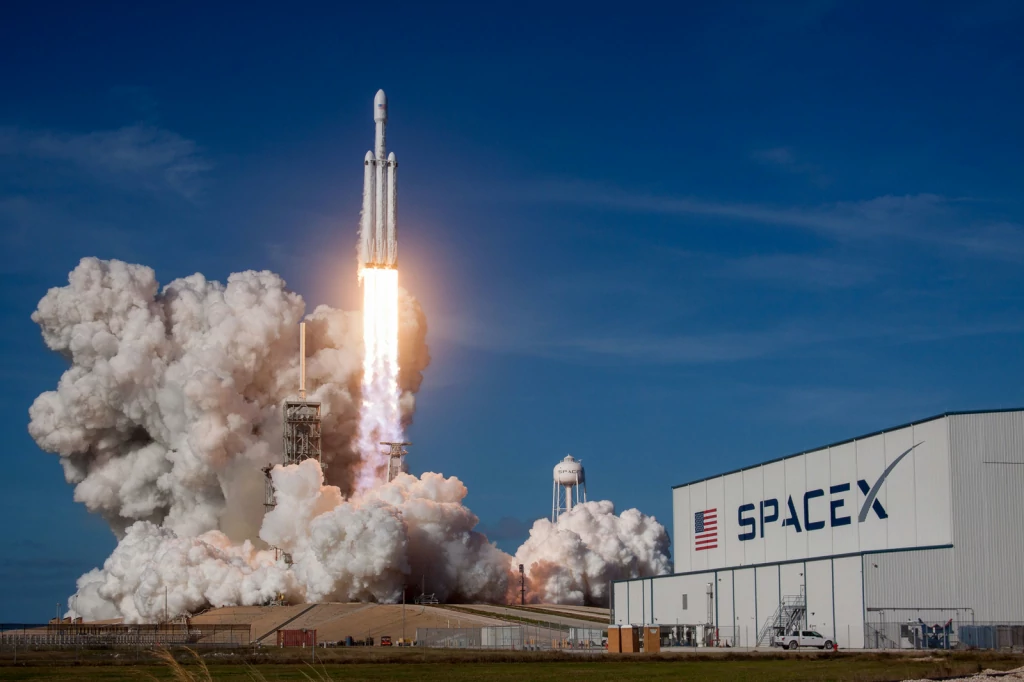 SpaceX: Desbravando Novos Horizontes